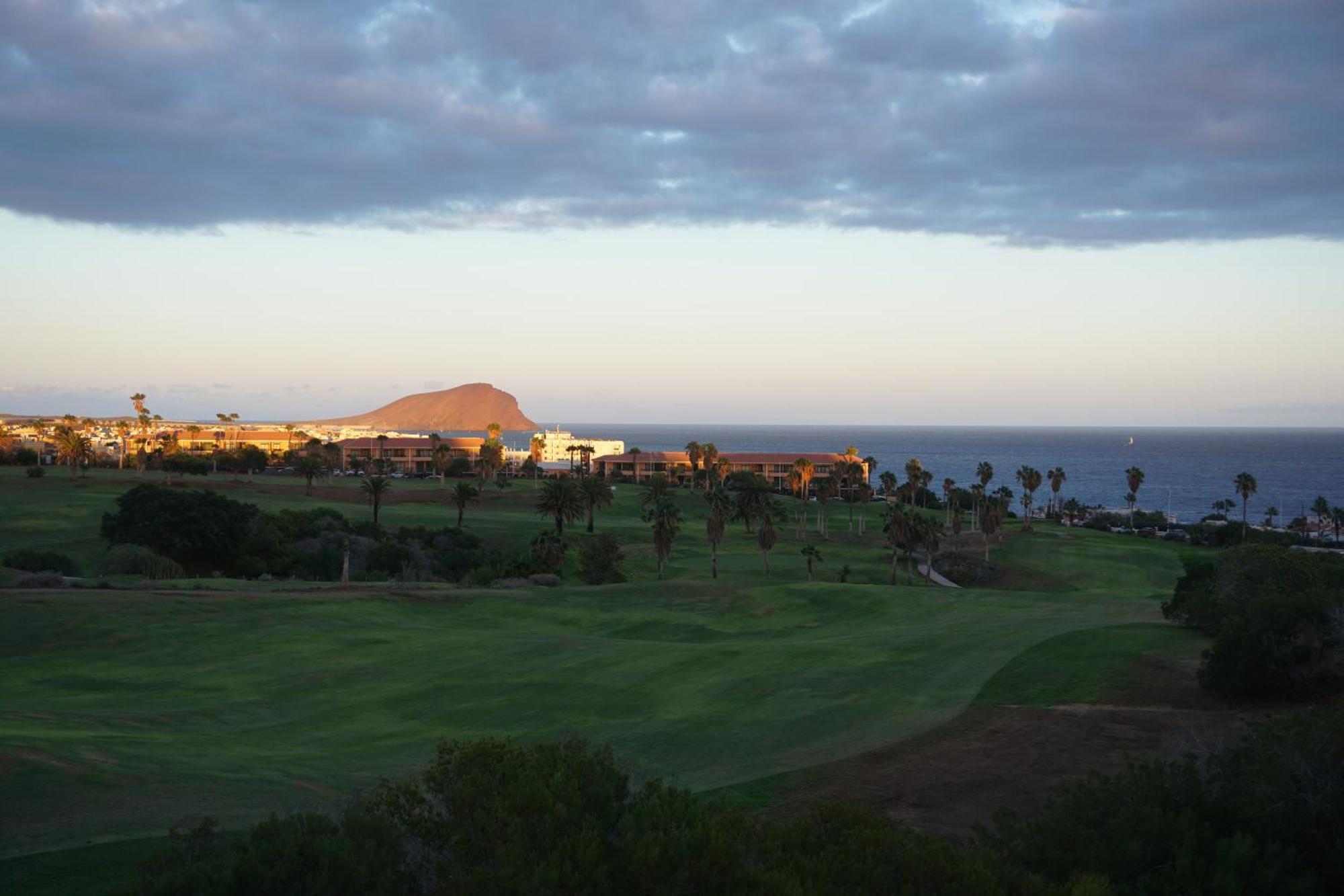 Golf Del Sur Apartment - Magnificent Panorama Of The Ocean, El Teide, And Montana Roja ซานมิเกลเดียโบนา ภายนอก รูปภาพ