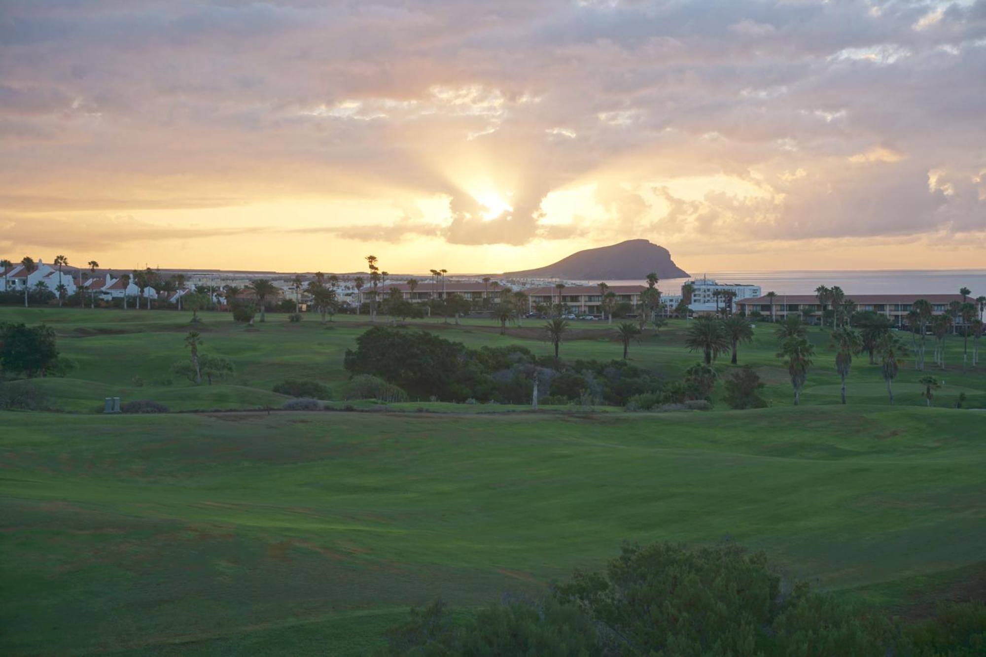 Golf Del Sur Apartment - Magnificent Panorama Of The Ocean, El Teide, And Montana Roja ซานมิเกลเดียโบนา ภายนอก รูปภาพ